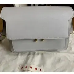 美品 MARNI マルニ トランク サフィアーノレザー ショルダーバッグ グレー SBMP0195U1_P6948_ZO894_F.jpg