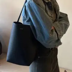 Item thumbnail for item 10a1381a-36a5-4b43-bfc1-968e50d410b5