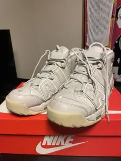 ナイキ エアモア アップテンポ ライト ボーン