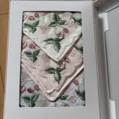 WEDGWOOD いちご柄 刺繍ハンカチ 3枚セット
