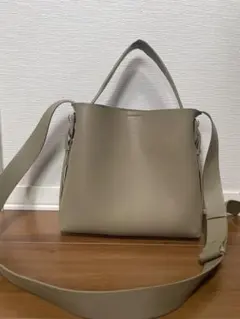 H&M 2WAY ショルダーバッグ グレージュ シンプルのサムネイル