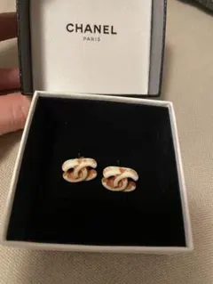 K*r様 CHANEL ココマーク ピアス パール調 ノベルティ - メルカリ