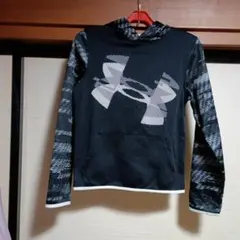 UNDER ARMOUR、キッズトレーナー 130～140サイズ位です。