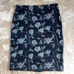 LAURA ASHLEY 花柄タイトスカート 黒