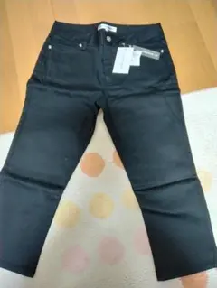 新品未使用レディース美脚美尻ストレートパンツ七分丈ブラックLグラシア