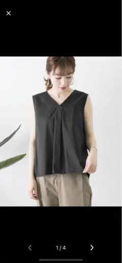 ノースリーブブラウスのサムネイル