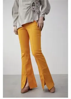 新品タグ付き AZUL by MOUSSY イエローブーツカットデニム M