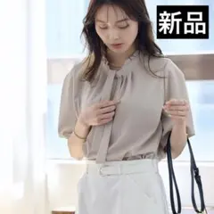 最終値下げ！Pierrot フリルネック ボウタイ ブラウス グレー UVカットのサムネイル