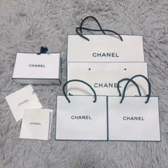 《CHANEL》ショッパーとボックスセット