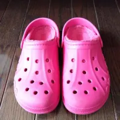 Crocs クロックス　キッズ用 ピンク サンダル　J3