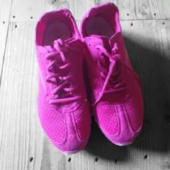 Reebok スニーカー ビビッドピンク レディース