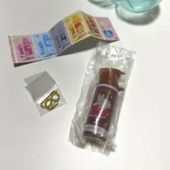 ガチャガチャ　サンリオ　いろいろクレヨンケース　part2 マロンクリーム