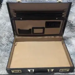 【ヴィンテージ品】アタッシュケース レザー 黒 ビジネスバッグ ゴールド金具のサムネイル