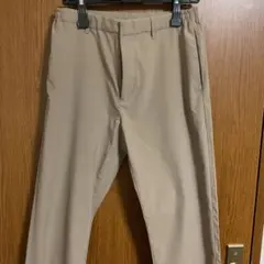 UNIQLO ベージュ スラックスsサイズ