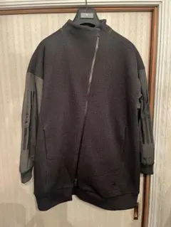 adidas ダークグレー ジャケット