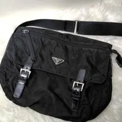 PRADA プラダ　ショルダーバッグ　ナイロン　メッセンジャー　三角ロゴ