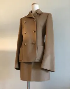 マイケルコースピーコートのファーストラインのスーツ新品未使用、定価28万円