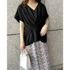 INGNI Vネックウエストドロストシャツ M