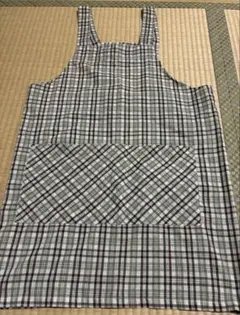 週末値下げ！チェック柄　エプロン M〜L 薄手　介護士や保育士の方にも