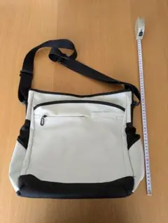 MANDARINA DUCK ショルダーバッグ ホワイト/ブラックのサムネイル