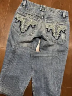 アンティークデニム 刺繍入りライトブルーデニムフレアパンツのサムネイル