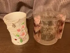 【匿名配送】ファームハウス花柄ペン立てとロイヤルアーデンのアクリルフリースタンド