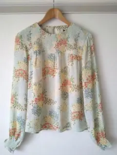 ZARA　ザラ　花柄ブラウス
