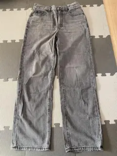 GU ハイライズストレートジーンズ　グレーMサイズ