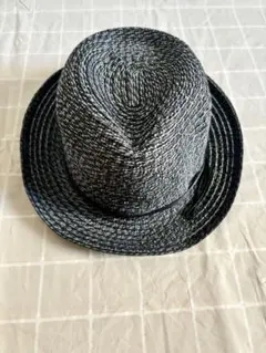 黒とネイビーのストライプ フェドラハット