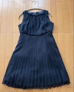 パーティードレス　ノースリーブプリーツワンピース　Mサイズ
