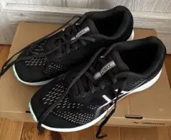 asics スニーカー ブラック　23cm