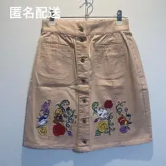 【美女と野獣　刺繍　スカート】美品　イーハイフン　Disney ピンク　ミニ丈のサムネイル