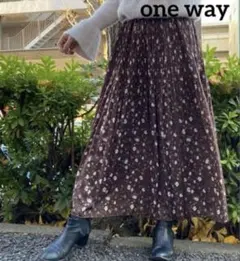 one way 花柄プリーツスカート Mサイズ ブラウンのサムネイル