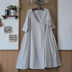【超美品】a+koloni 上品清楚ピンストライプカシュクールワンピースのサムネイル