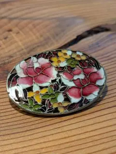 最終値下げ価格！新品　ヴィンテージ　花柄彫り　楕円形ブローチ