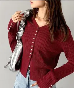 mily bilet バーガンディ ボタン付きカーディガン