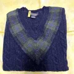 ケーブルニット vネック