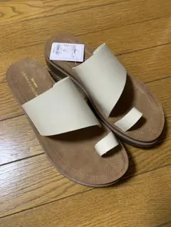 【新品・未使用】スタジオクリップ　軽量　トングサンダル　アイボリー　Lサイズ