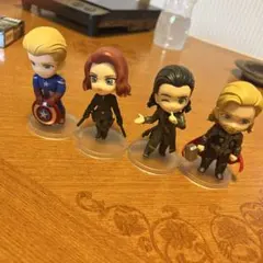 MARVEL アベンジャーズ フィギュア 4点セットのサムネイル