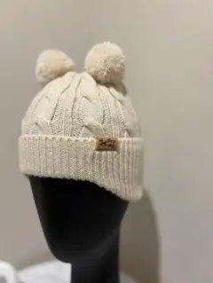 アイボリー ケーブル編み ニット帽 ポンポン付き