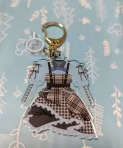 FRUITS ZIPPER 真中まな 衣装アクキー(探偵衣装)