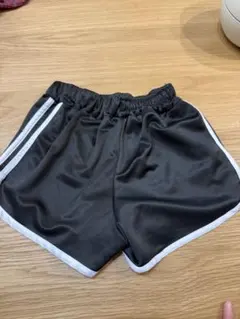 黒 ショートパンツ