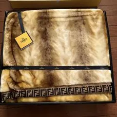 ◼️FENDI ハーフ毛布◼️ FENDI ハーフ毛布 手袋柄 - メルカリ