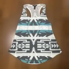 FOREVER 21 幾何学模様 タンクトップ Mサイズのサムネイル