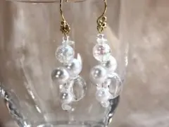 ホワイトパールとクリアビーズピアスNo.6(イヤリング変更可)