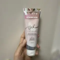 Item thumbnail for item 42495dc5-6216-4694-90ae-81a77e189264