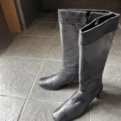 フェラガモ ブラックレザー ロングブーツ スクエアトゥ