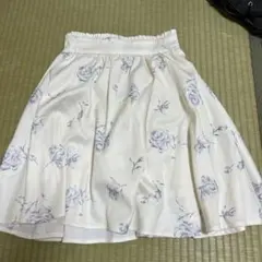 花柄クリーム色フレアスカートのサムネイル