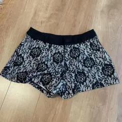 one wayワンウェイ　ショートパンツ【M】ブラック·ホワイト　花柄