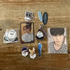 txt グッズ　アクスタ　ご当地プルバトゥバッジ　うどん　ステッカー　トレカ